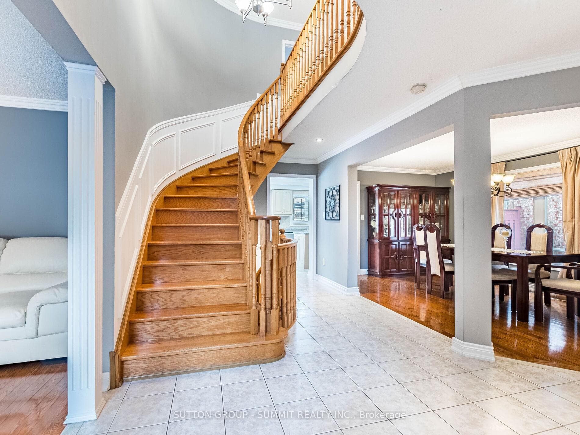 5437 MIDDLEPORT Crescent photo 6