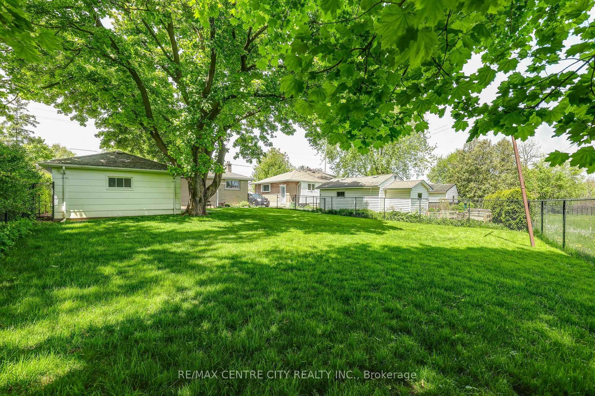 466 Beachwood Avenue photo 2
