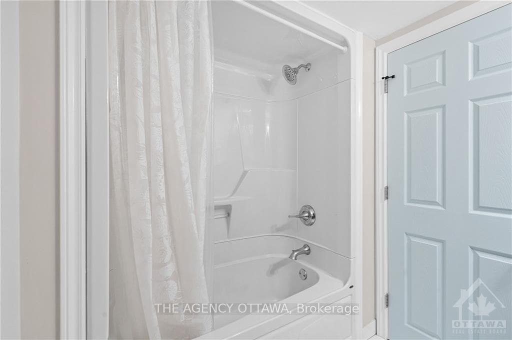 2091 WESTBURY Road photo 24