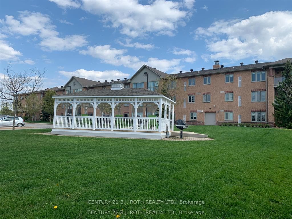 500 Mapleview Drive Unit 203 photo 23