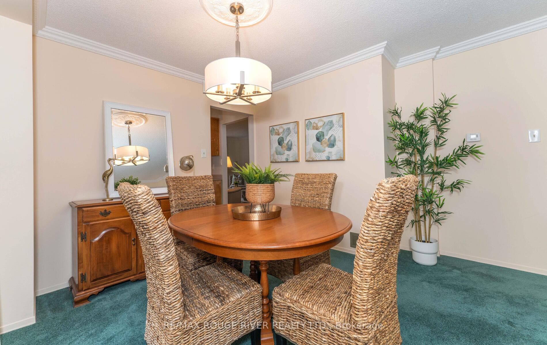 137 Maberley Crescent photo 11