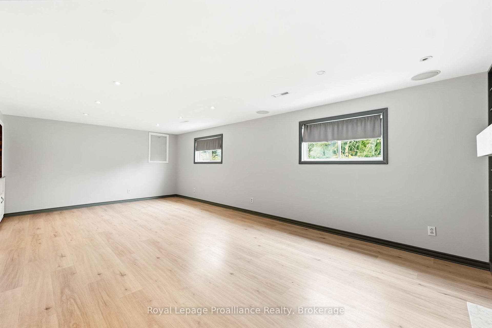 158 Ontario Street photo 34
