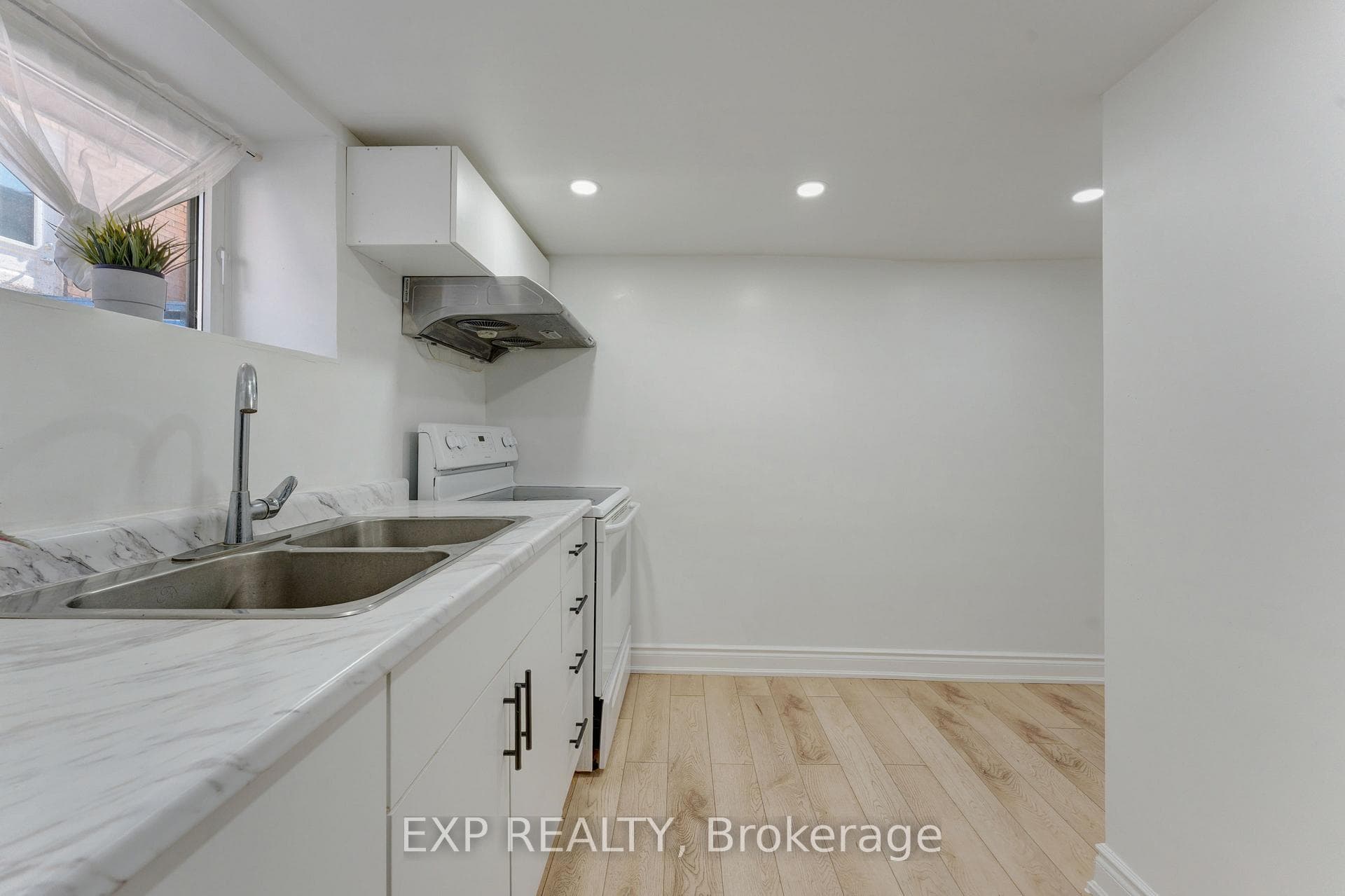 24 ONWARD Avenue photo 34
