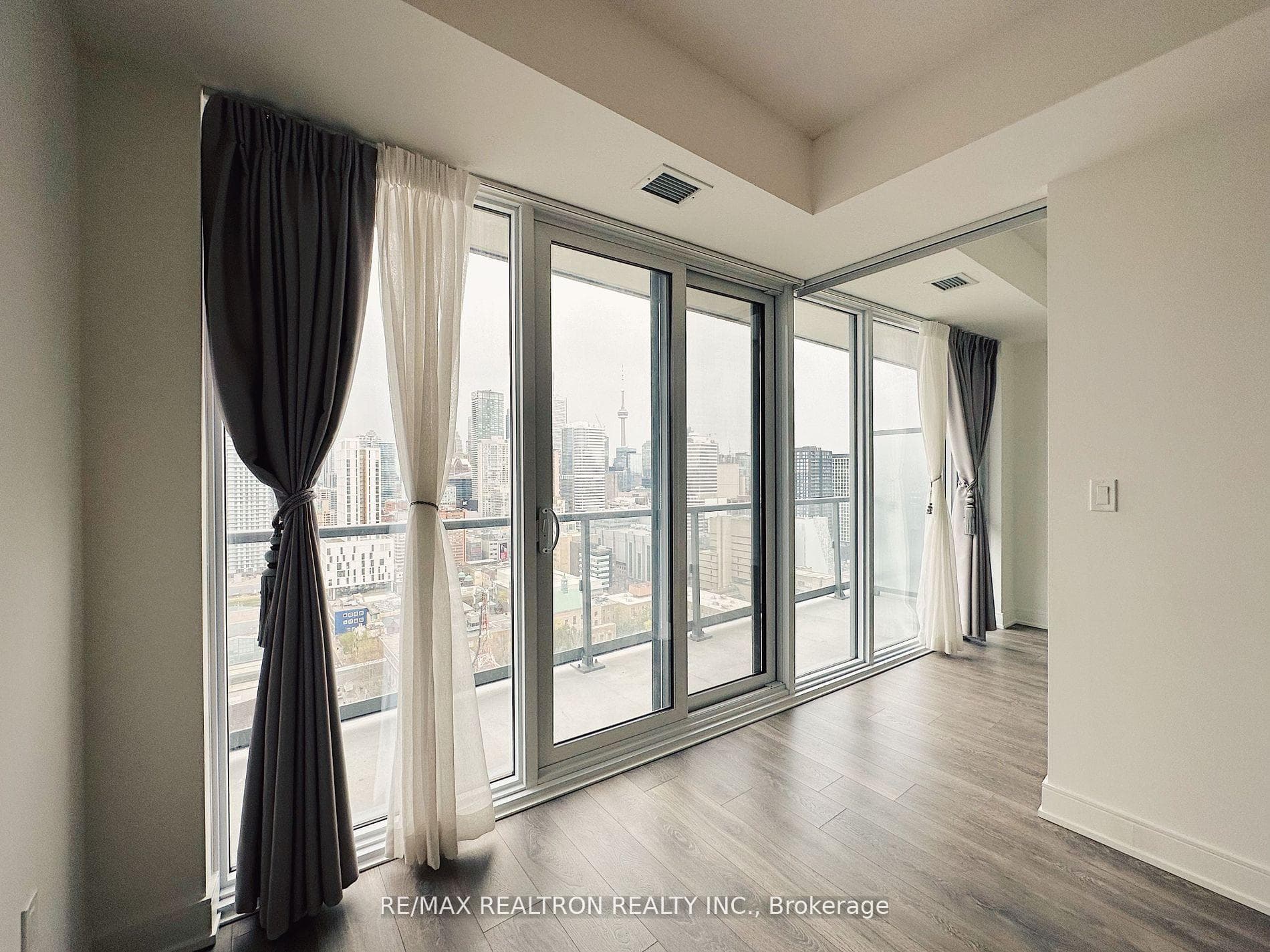 89 McGill Street Unit 2610 photo 6