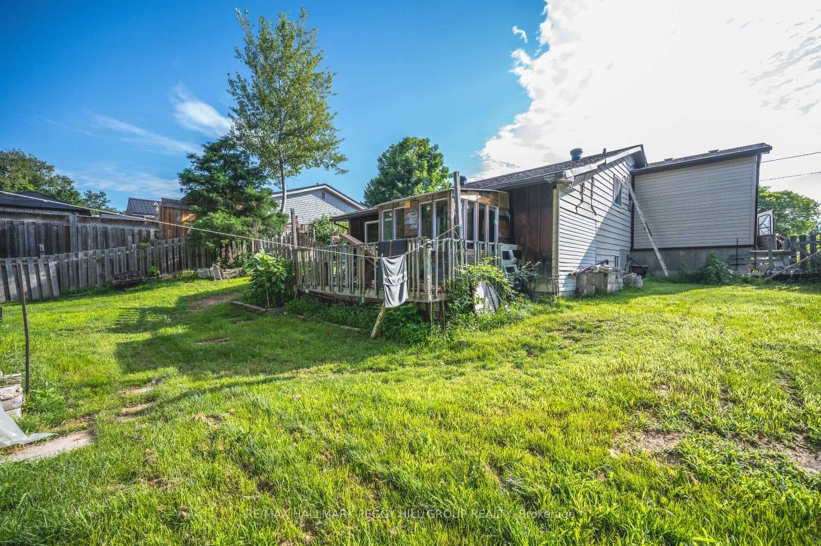 47 Sandsprings Crescent photo 4