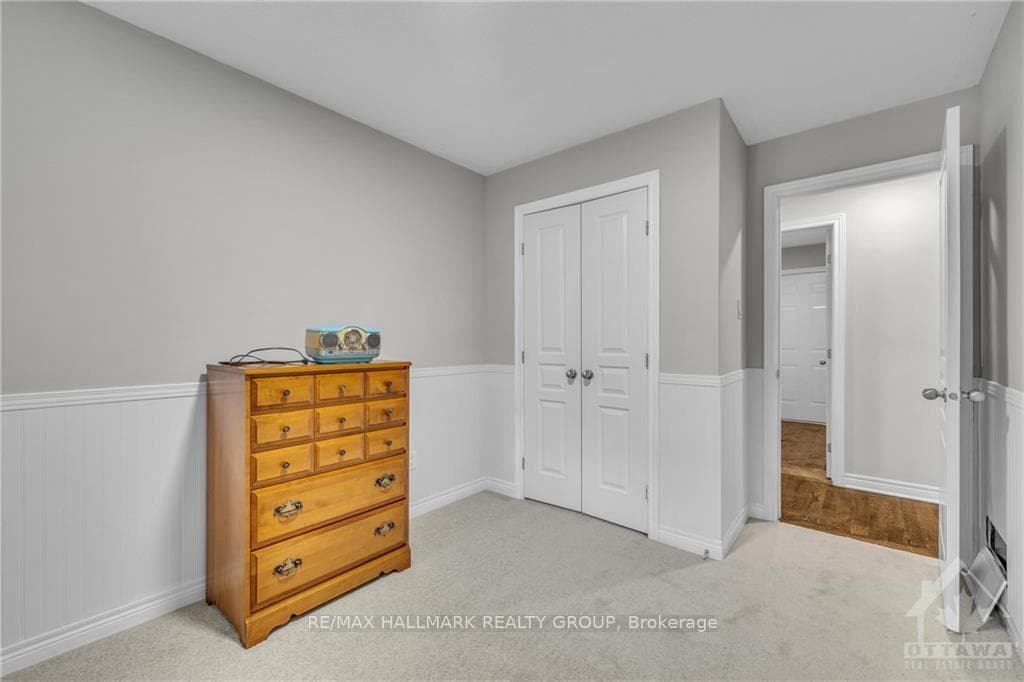 338 MAITLAND Street photo 21