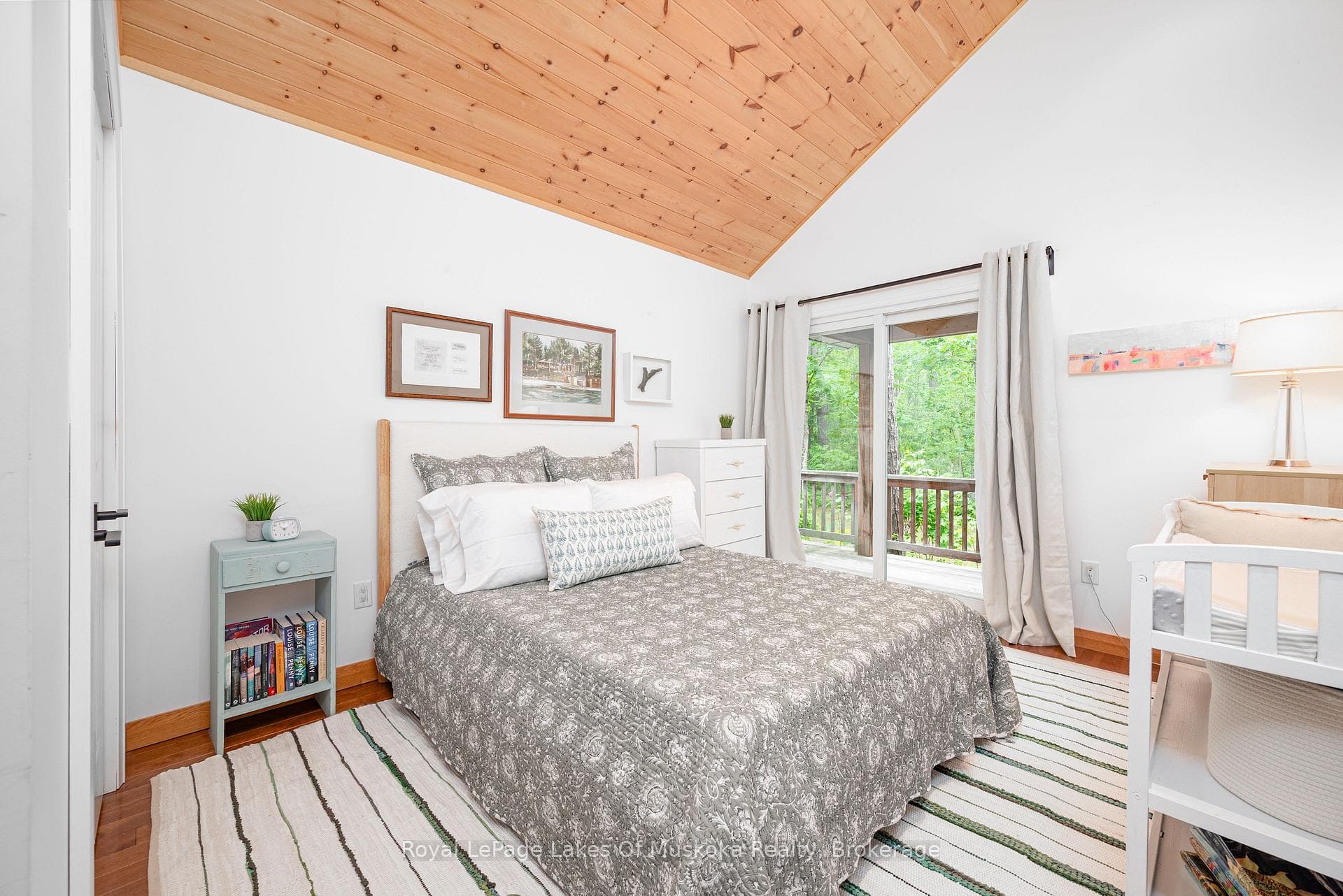 30 Forest Road photo 34