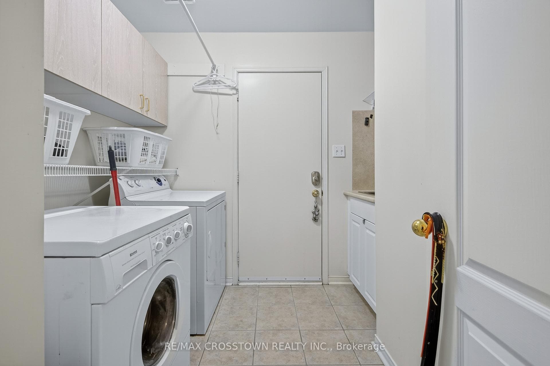 330 Harvie Road photo 26