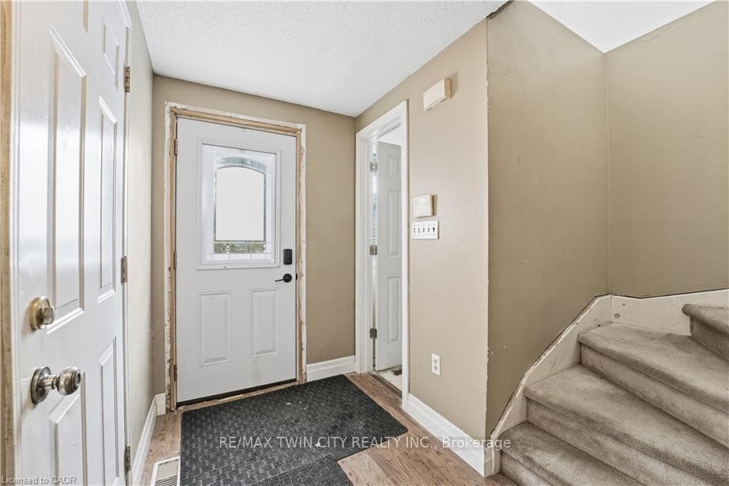 311 NORTHVIEW HEIGHTS Place photo 8