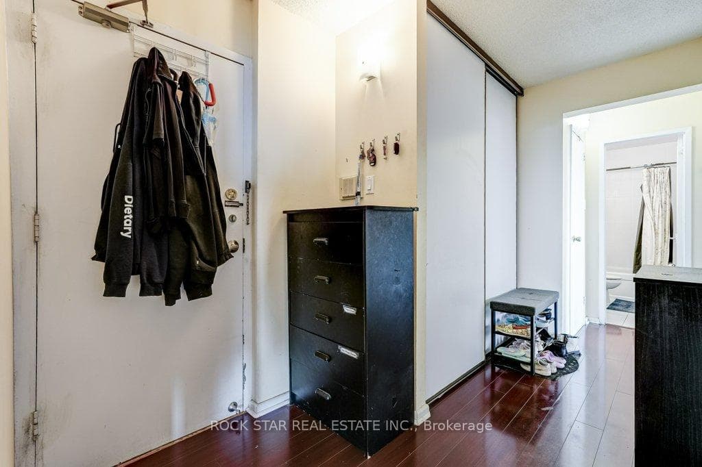 10 Sunny Glenway Unit 1711 photo 5