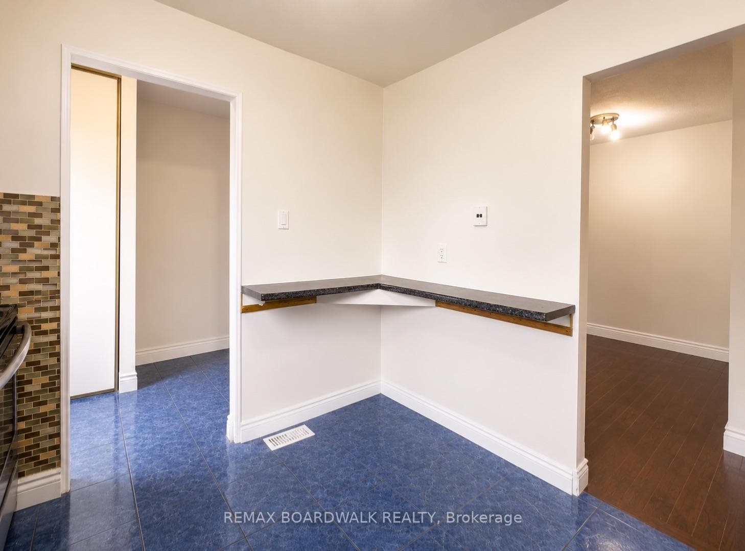 222 Castlefrank Road Unit 1 photo 17
