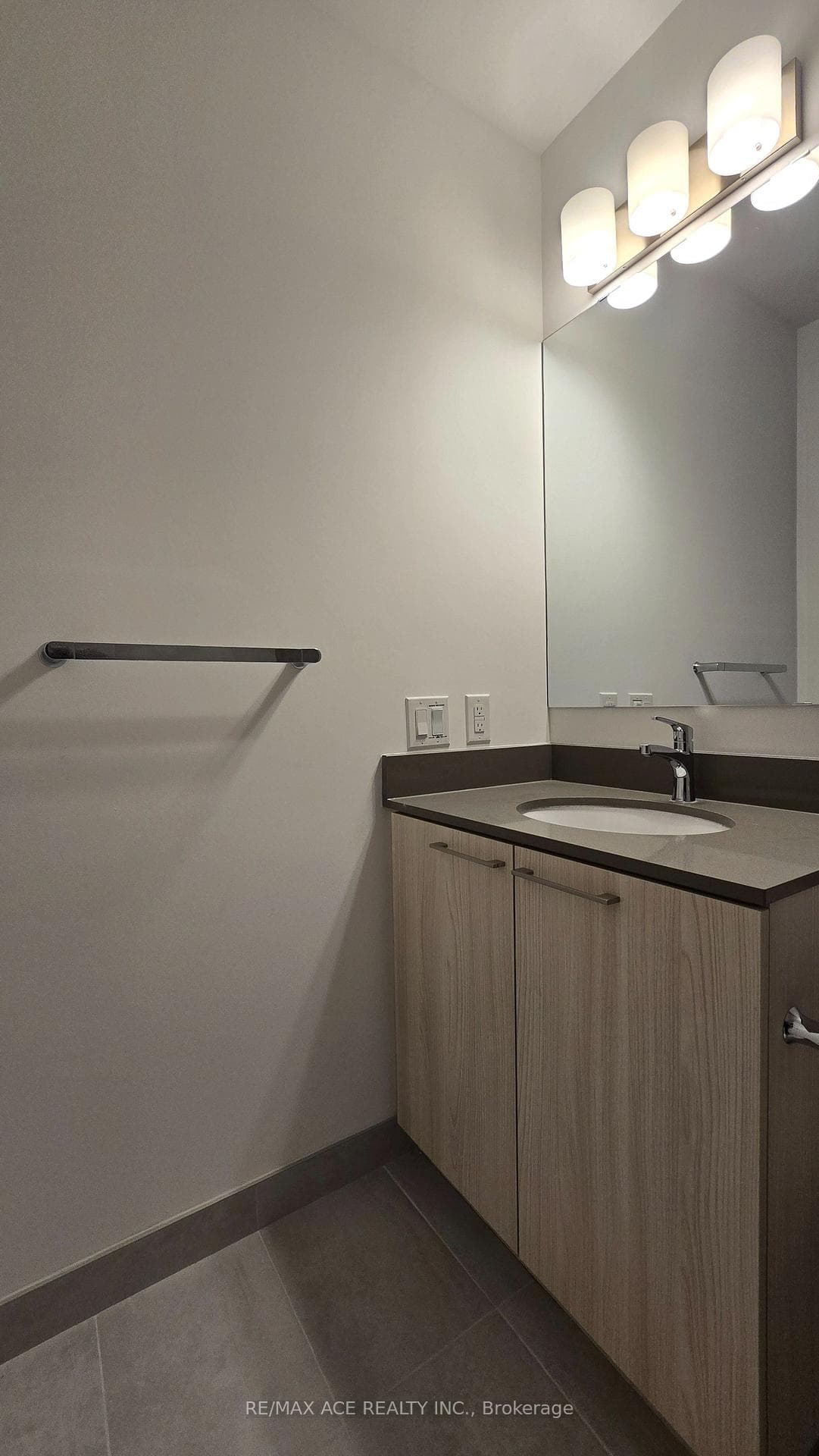 7439 Kingston Road Unit 110 photo 5