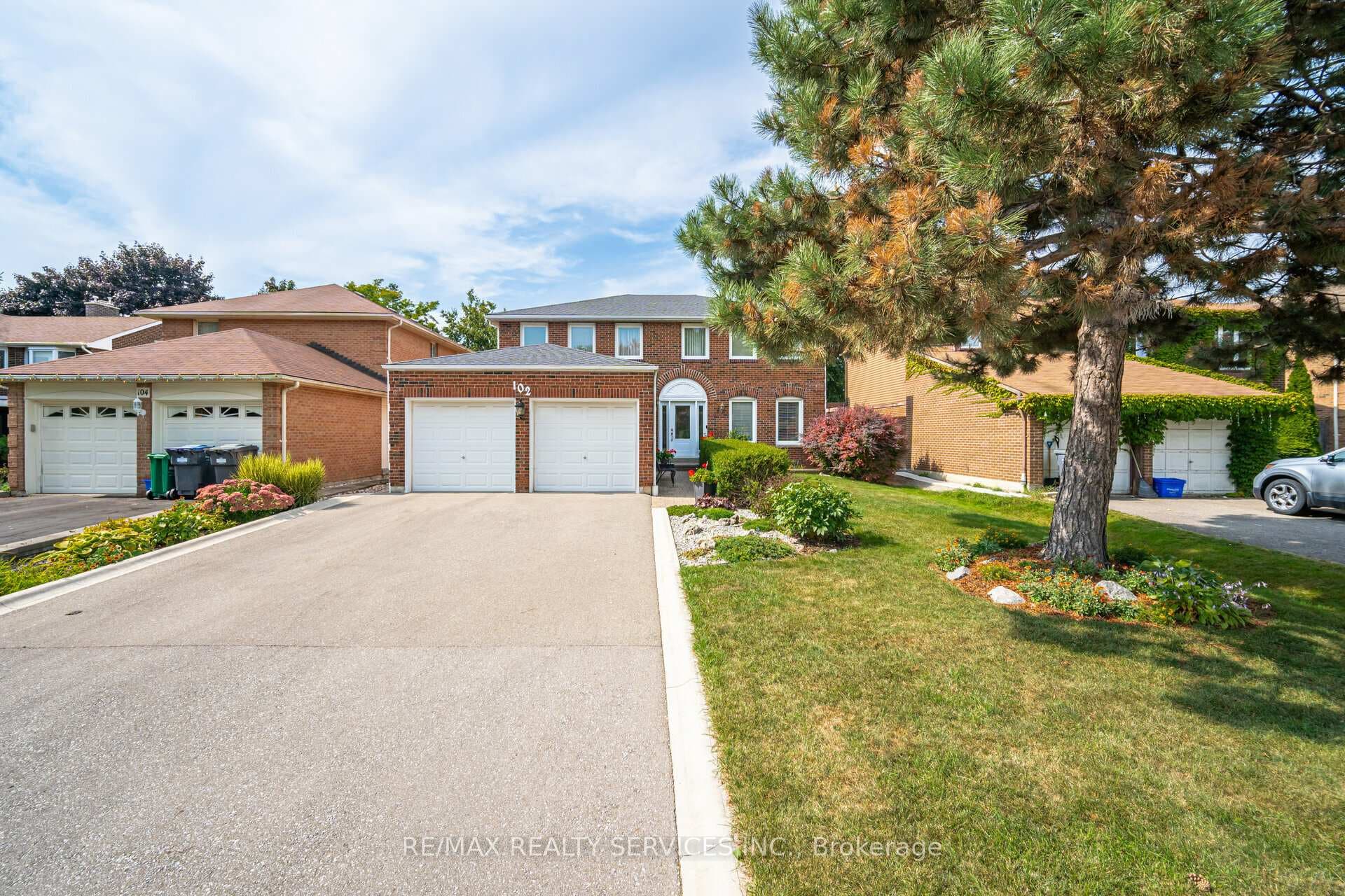 102 Leander Street photo 1