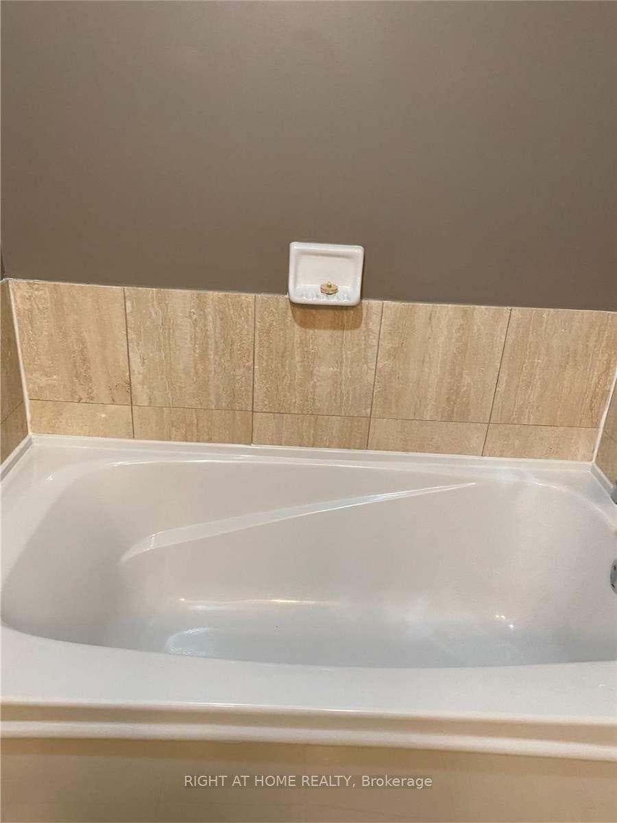 55 Bloor Street Unit 709 photo 15