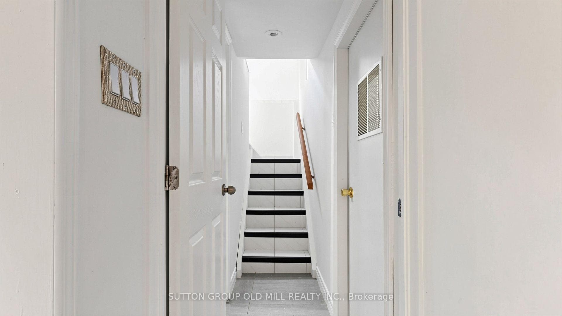 6 Hilldale Road photo 23