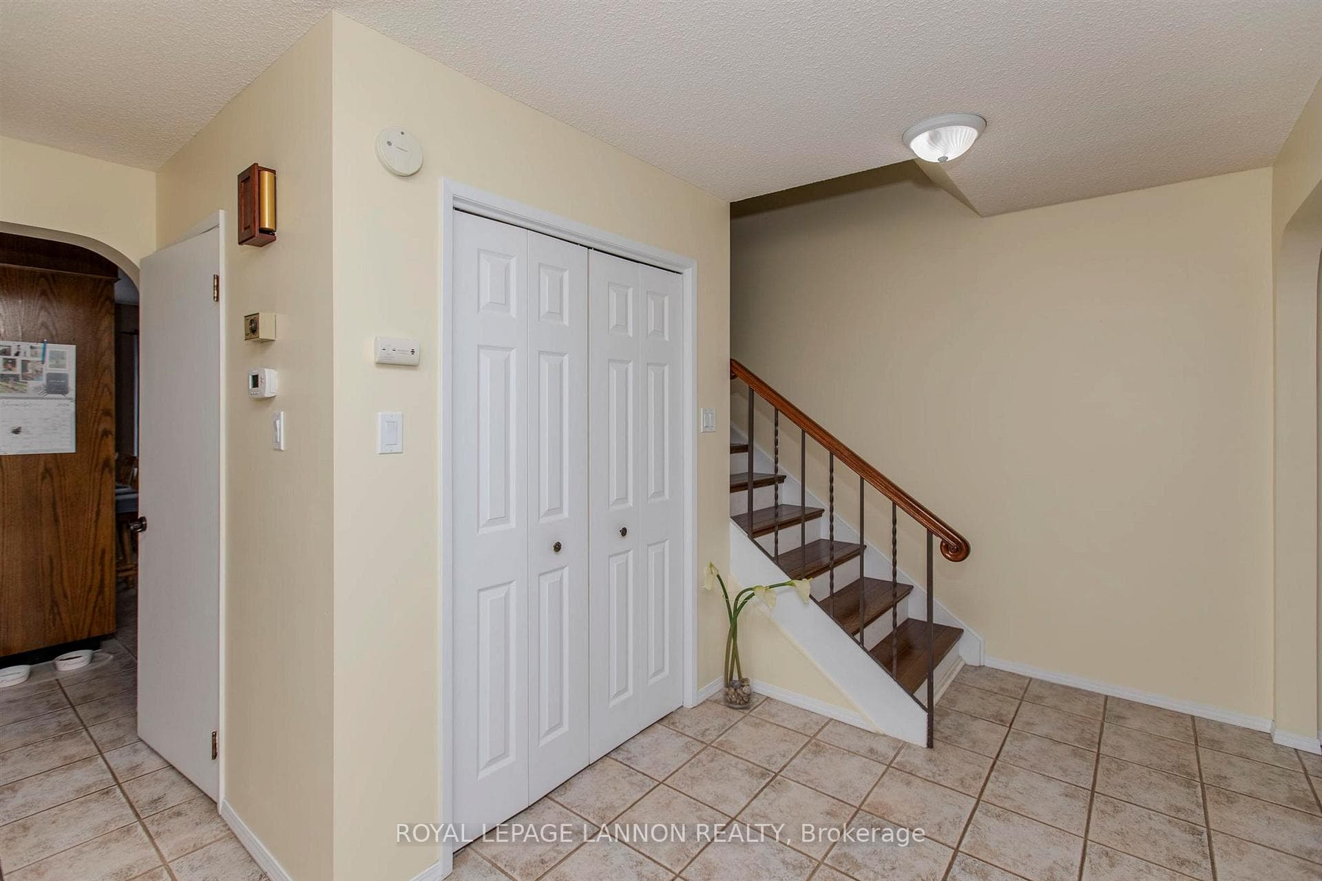 125 Anten Street photo 7