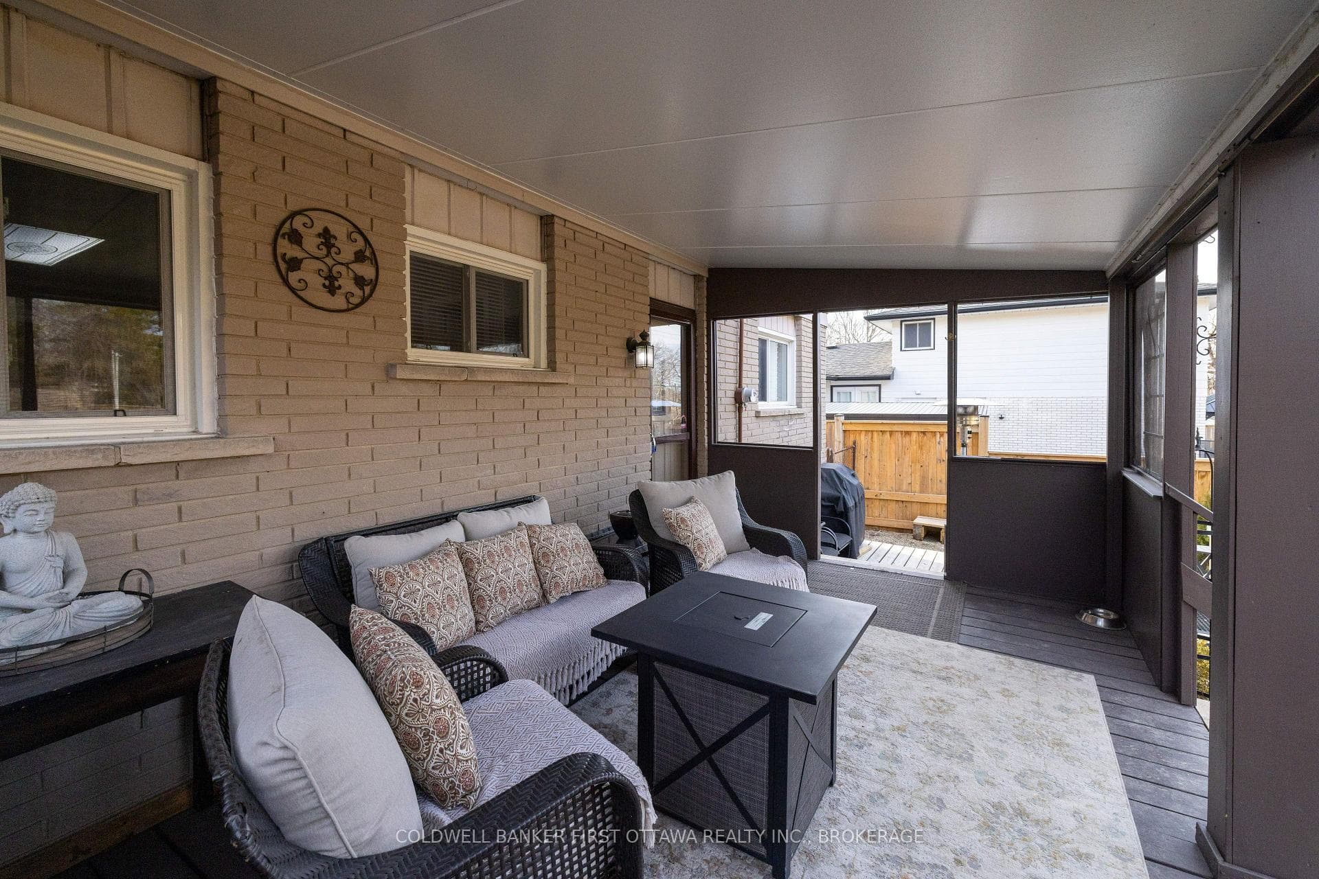 695 Laidlaw Crescent photo 45