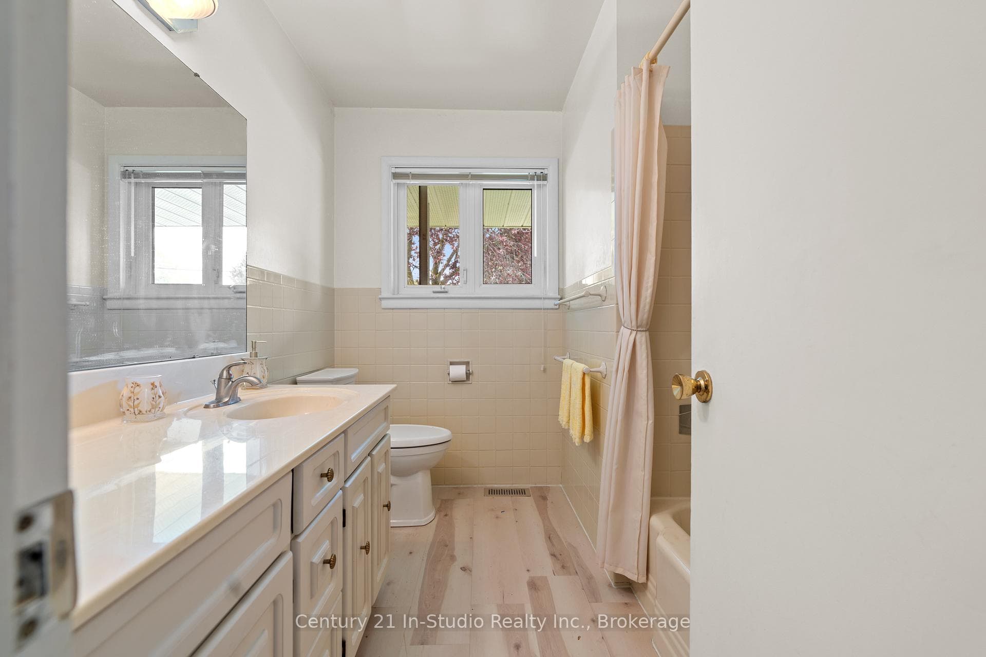 361 8th Avenue photo 31