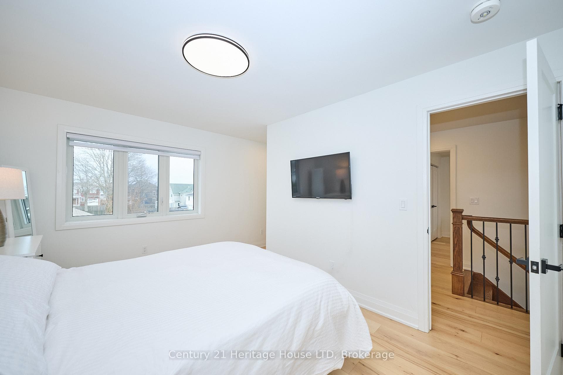 18 Parkview Avenue photo 17