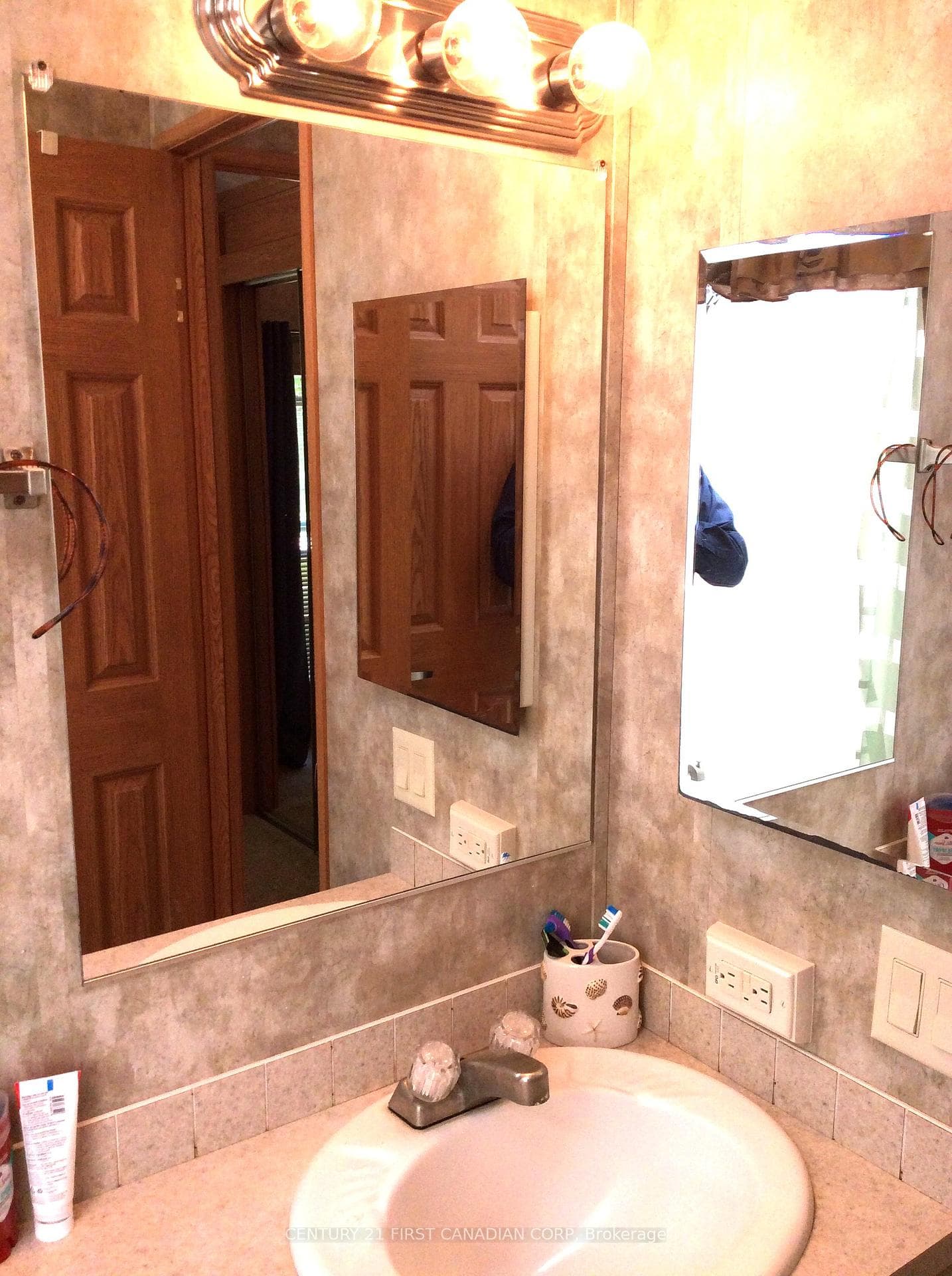 256440 Sunova Crescent Unit 501 photo 28
