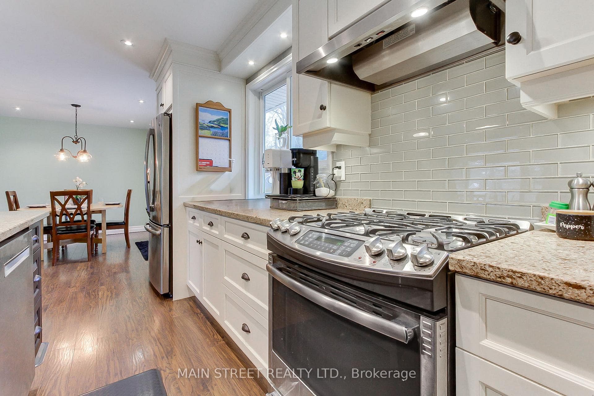 52 Maple Avenue photo 10
