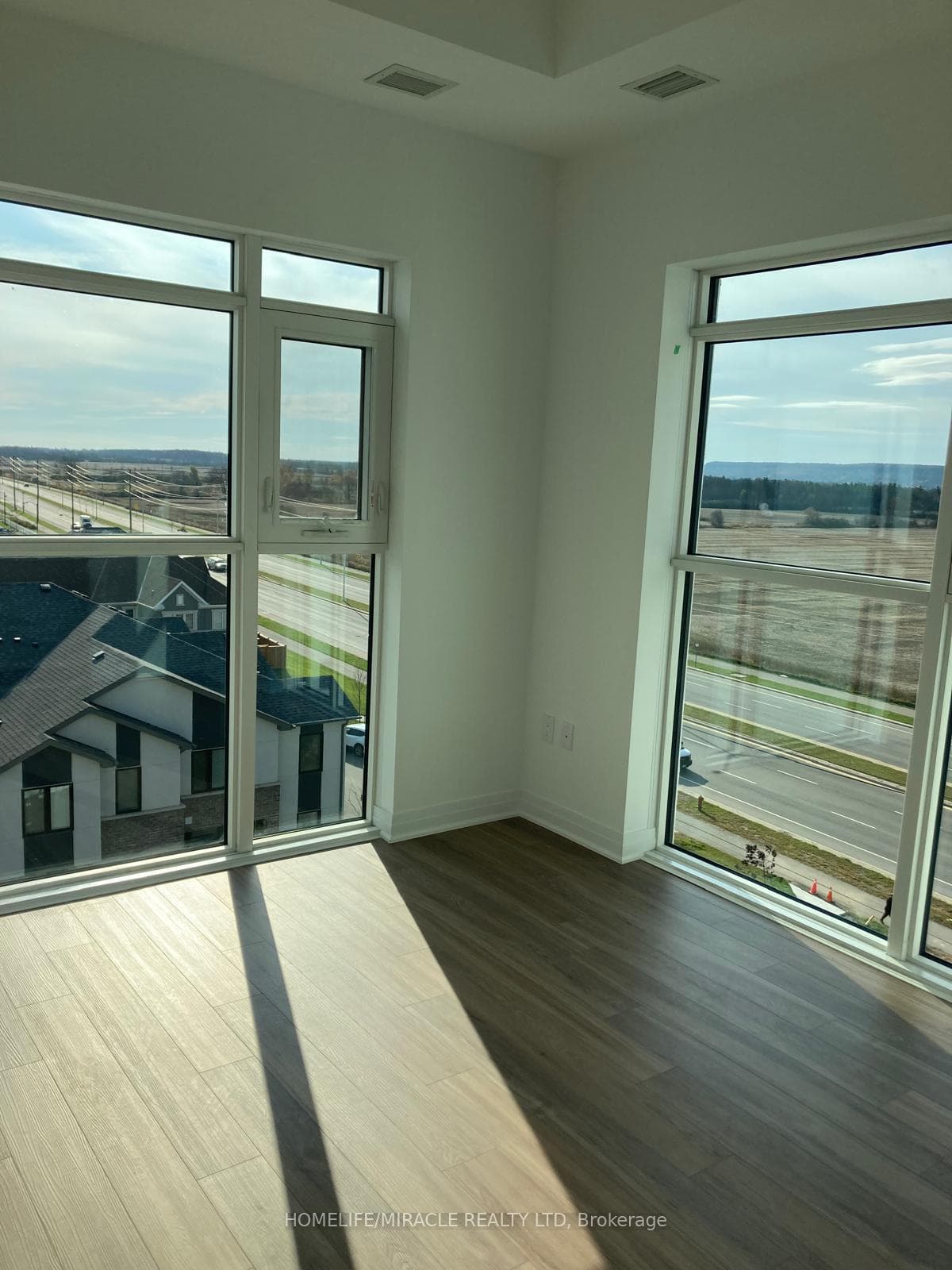 480 Gordon Krantz Avenue Unit 607 photo 6