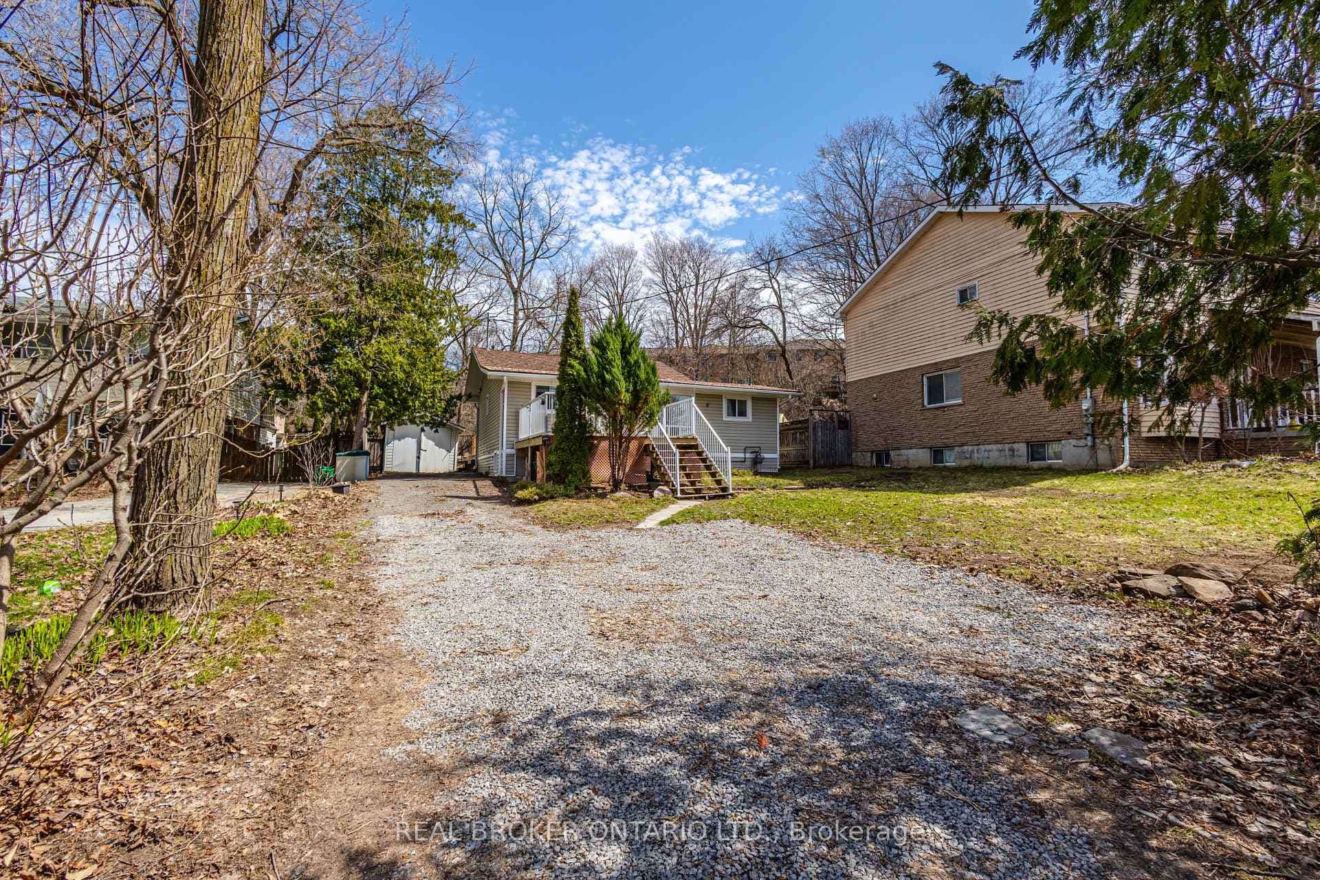 37 Pineway Avenue photo 34