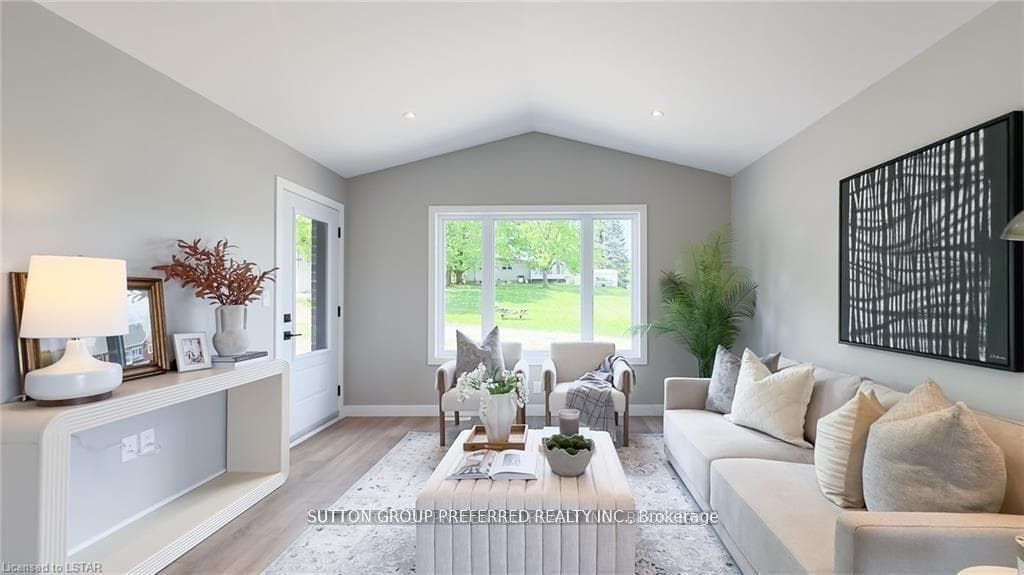 246 BEECH Street photo 19