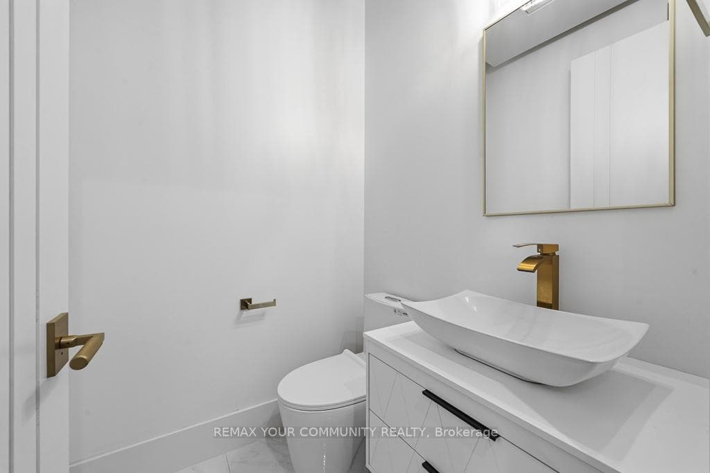 217 Churchill Avenue Unit Grand Crown Suite photo 4