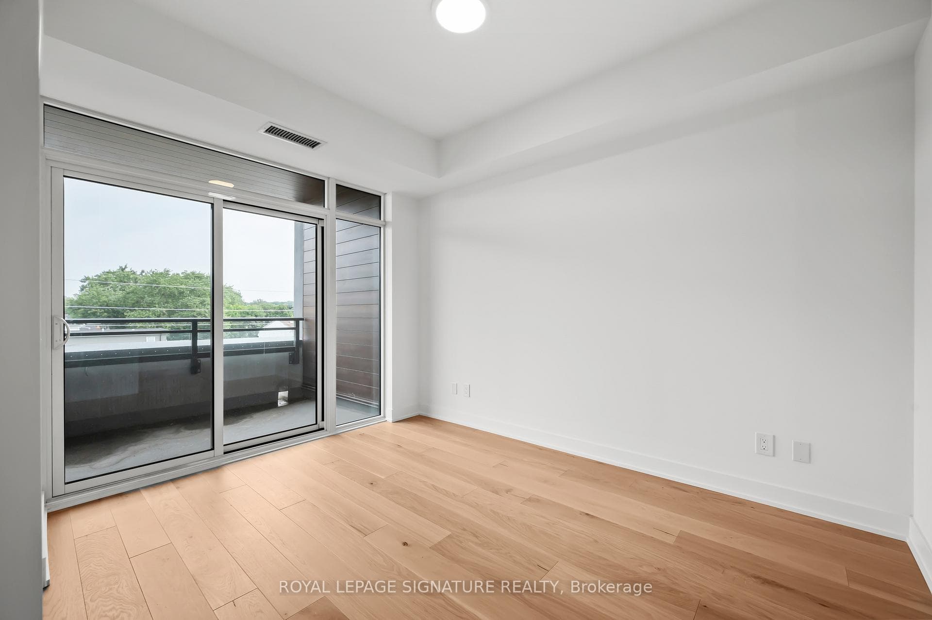 1285 Queen Street Unit 402 photo 12