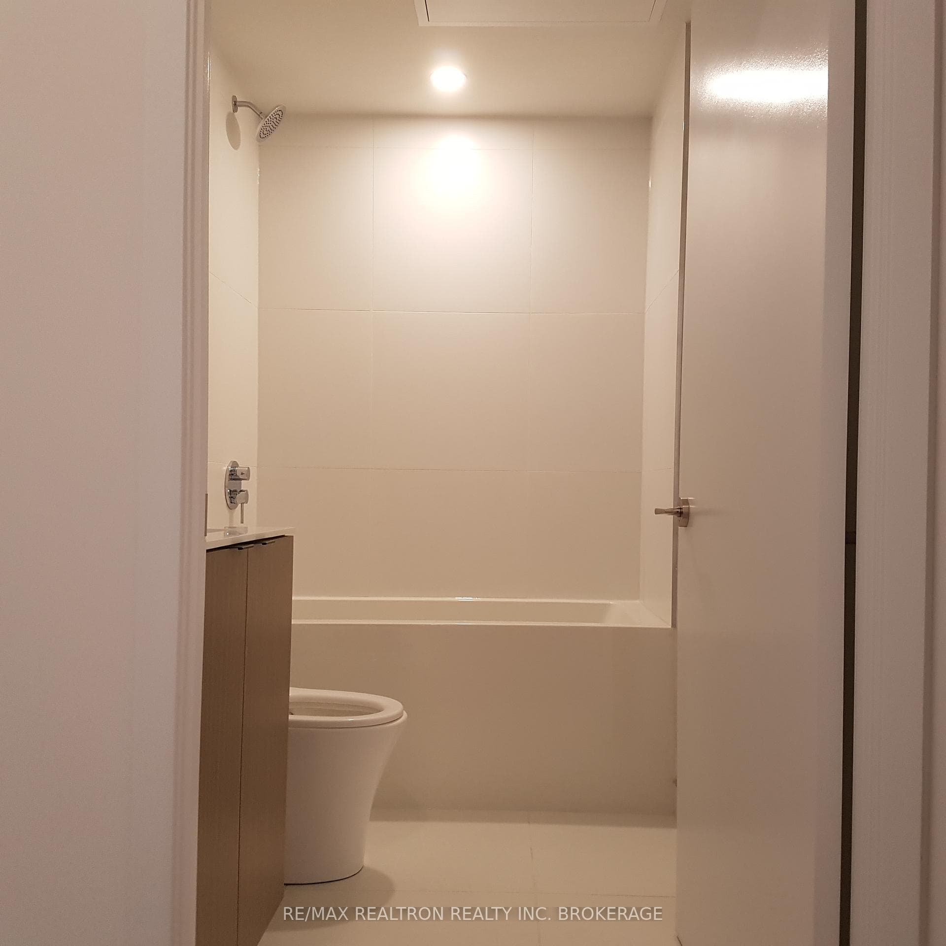 20 Edward Street Unit 2420 photo 7