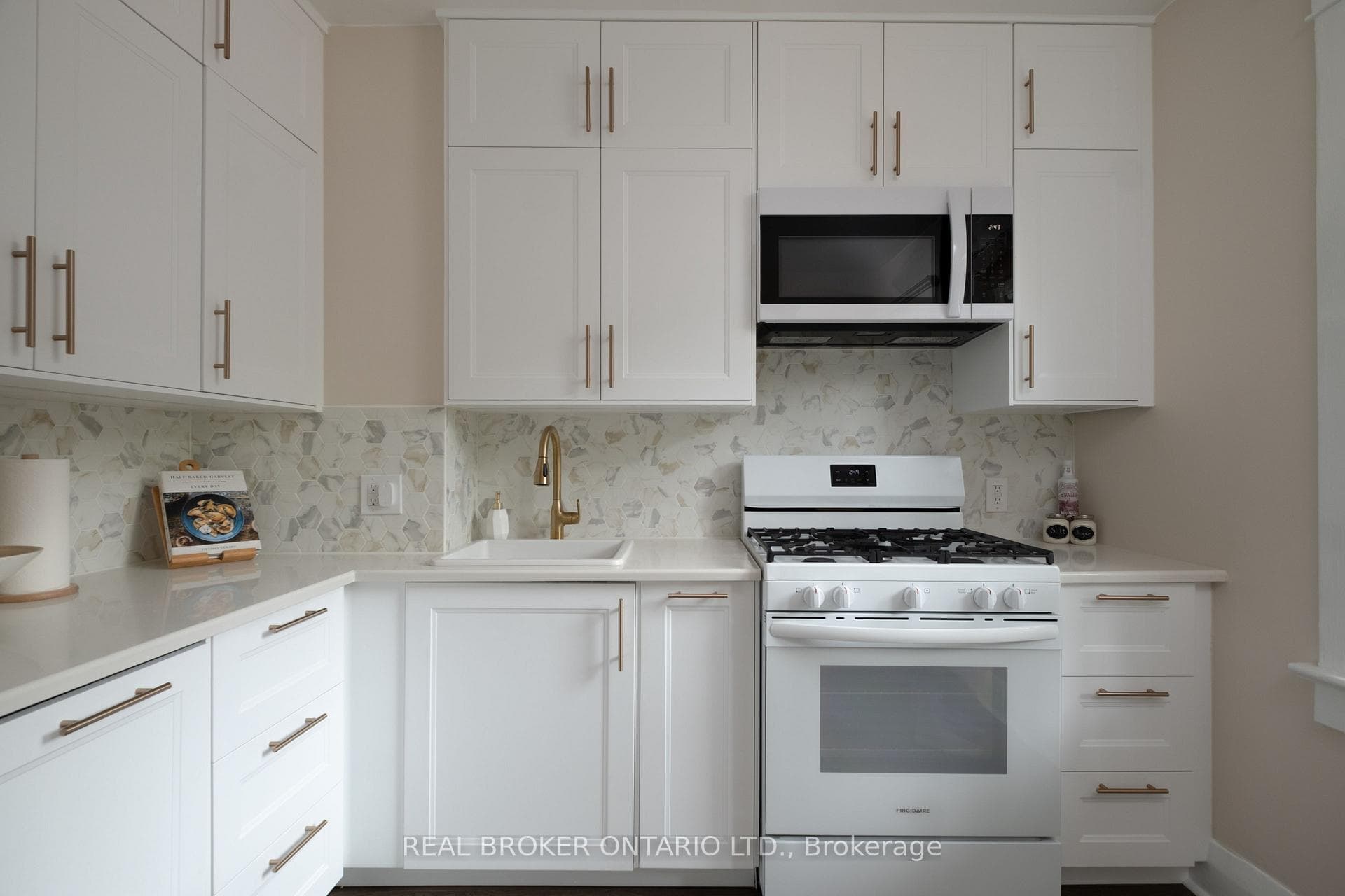 158 Oakcrest Avenue photo 18