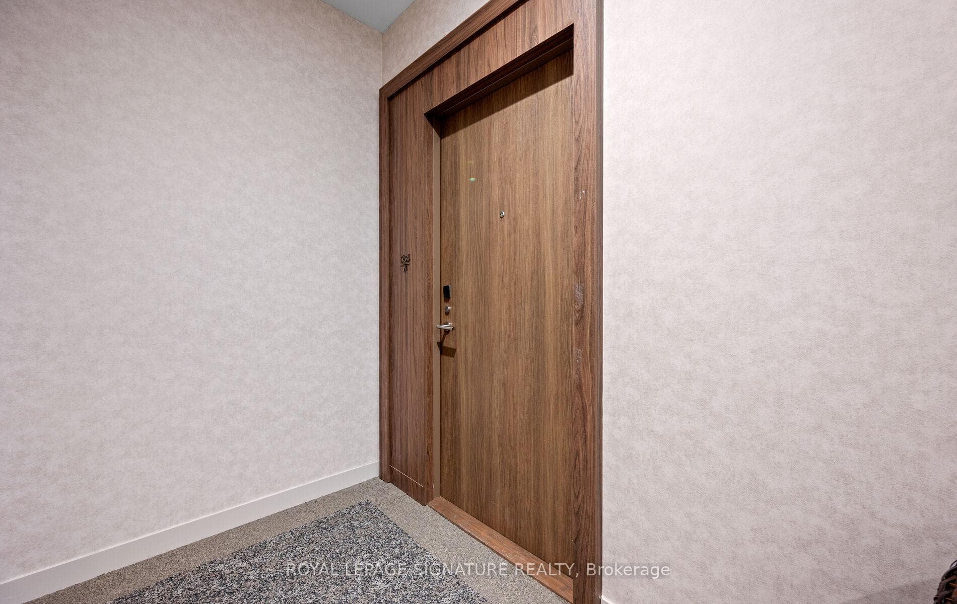 8188 Yonge Street Unit 534 photo 3
