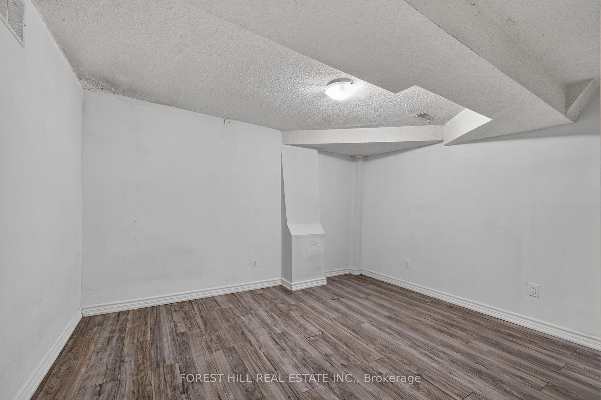 55 Castlehill Road photo 36