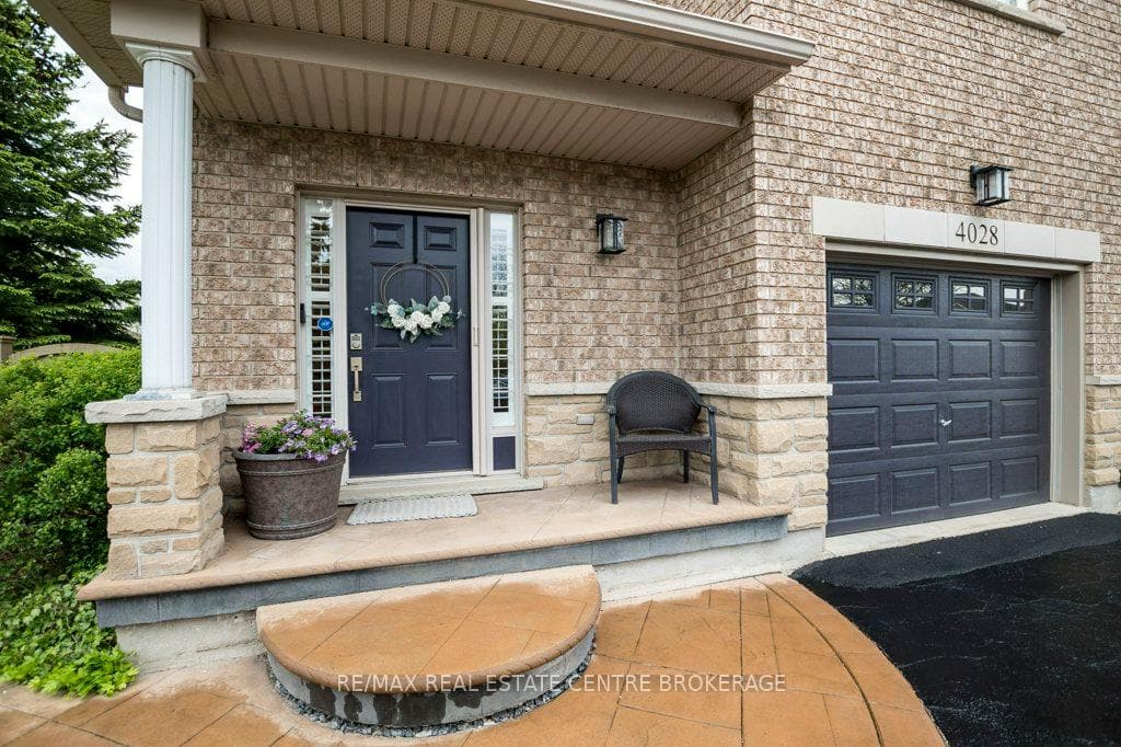 4028 ALEXAN Crescent photo 5