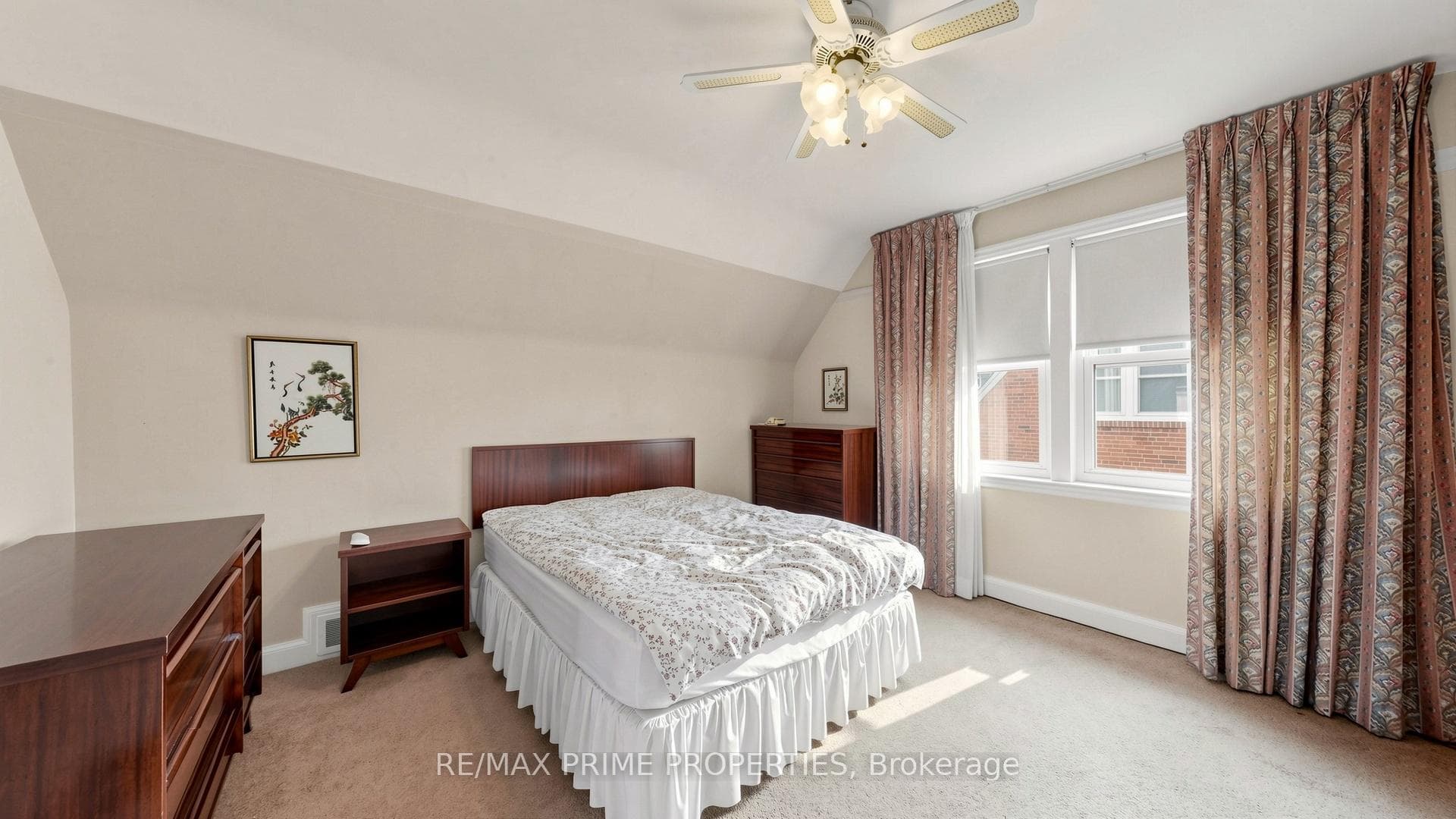 33 Irvington Crescent photo 18