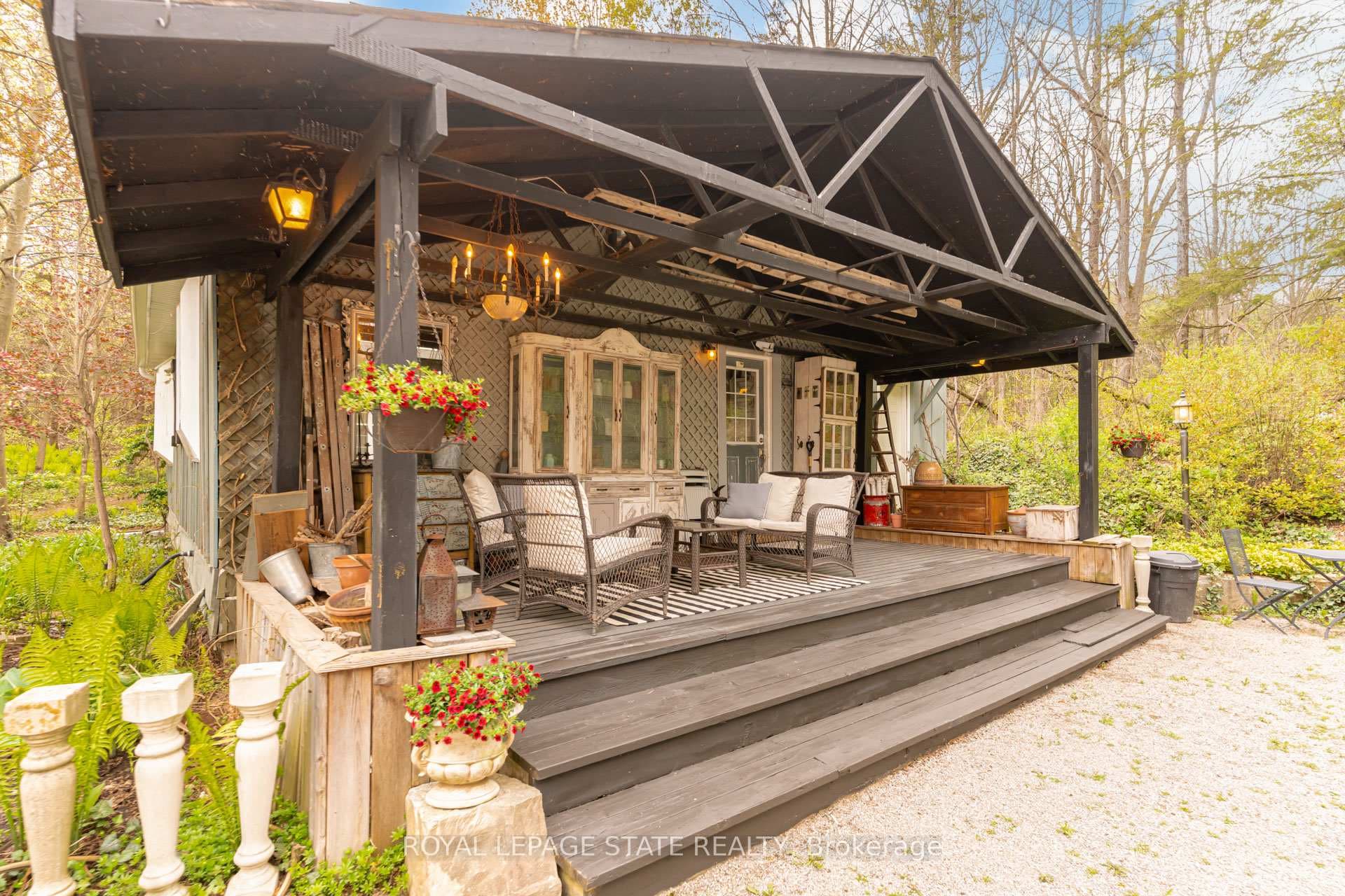 1097 Mineral Springs Road photo 3