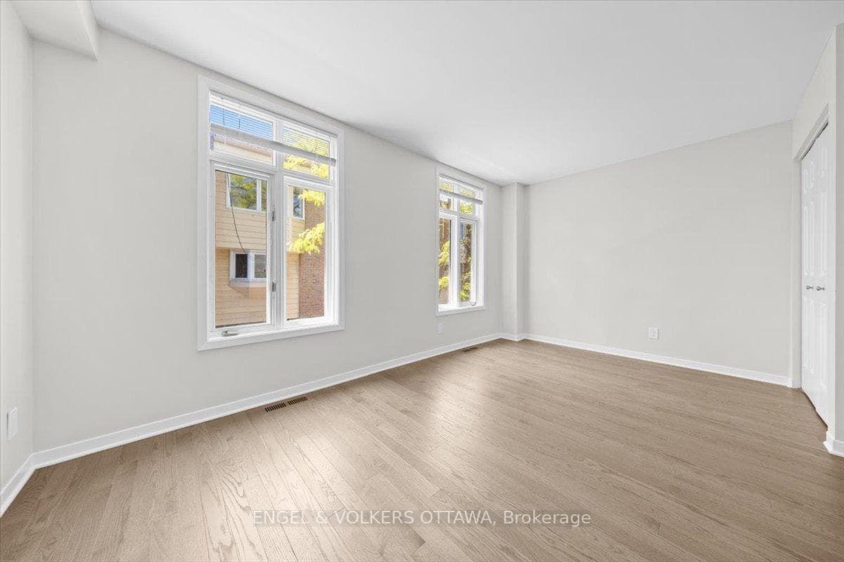 72 Greenfield Avenue Unit 4 photo 34