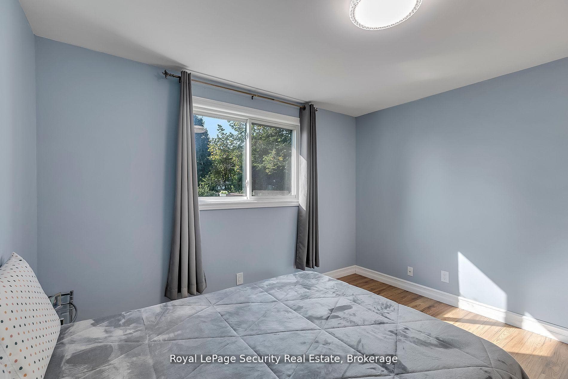 479 Britannia Avenue photo 21