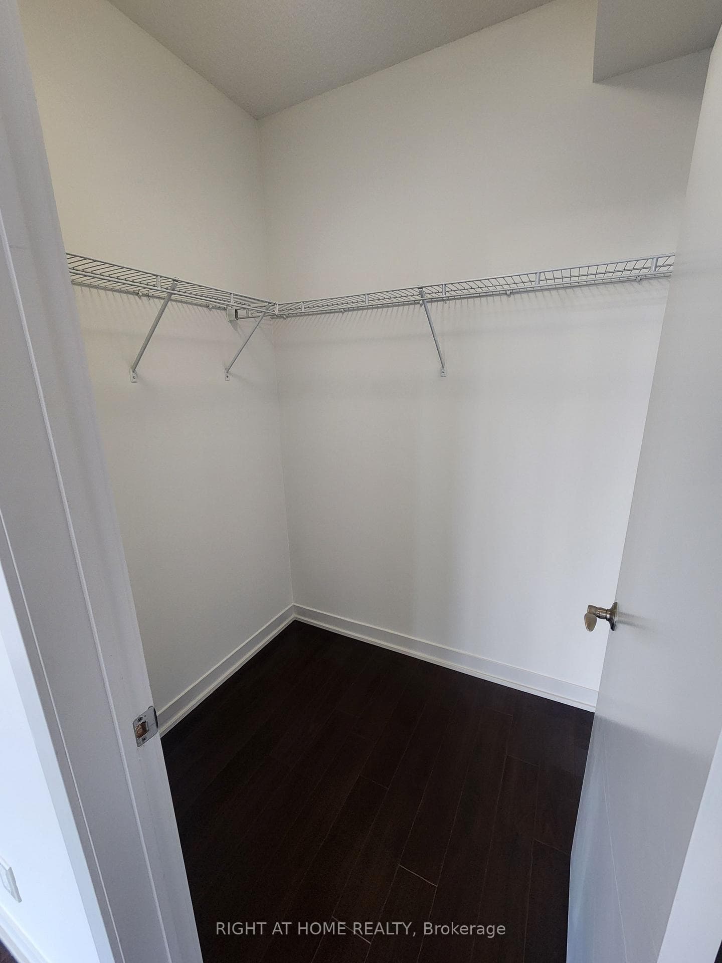 551 Maple Avenue Unit 1205 photo 16