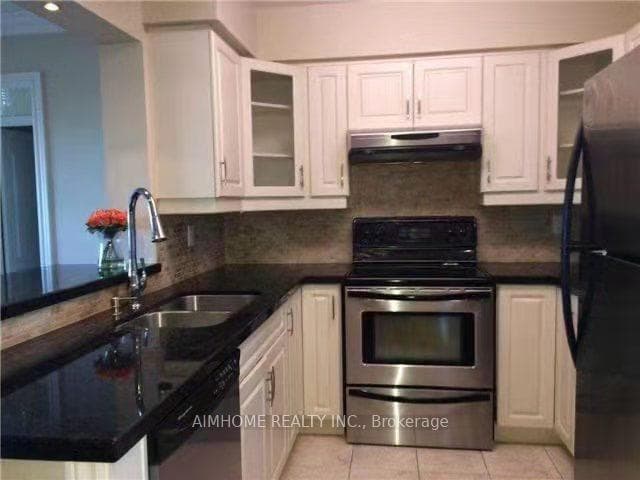 18 Sommerset Way Unit 1018 photo 13