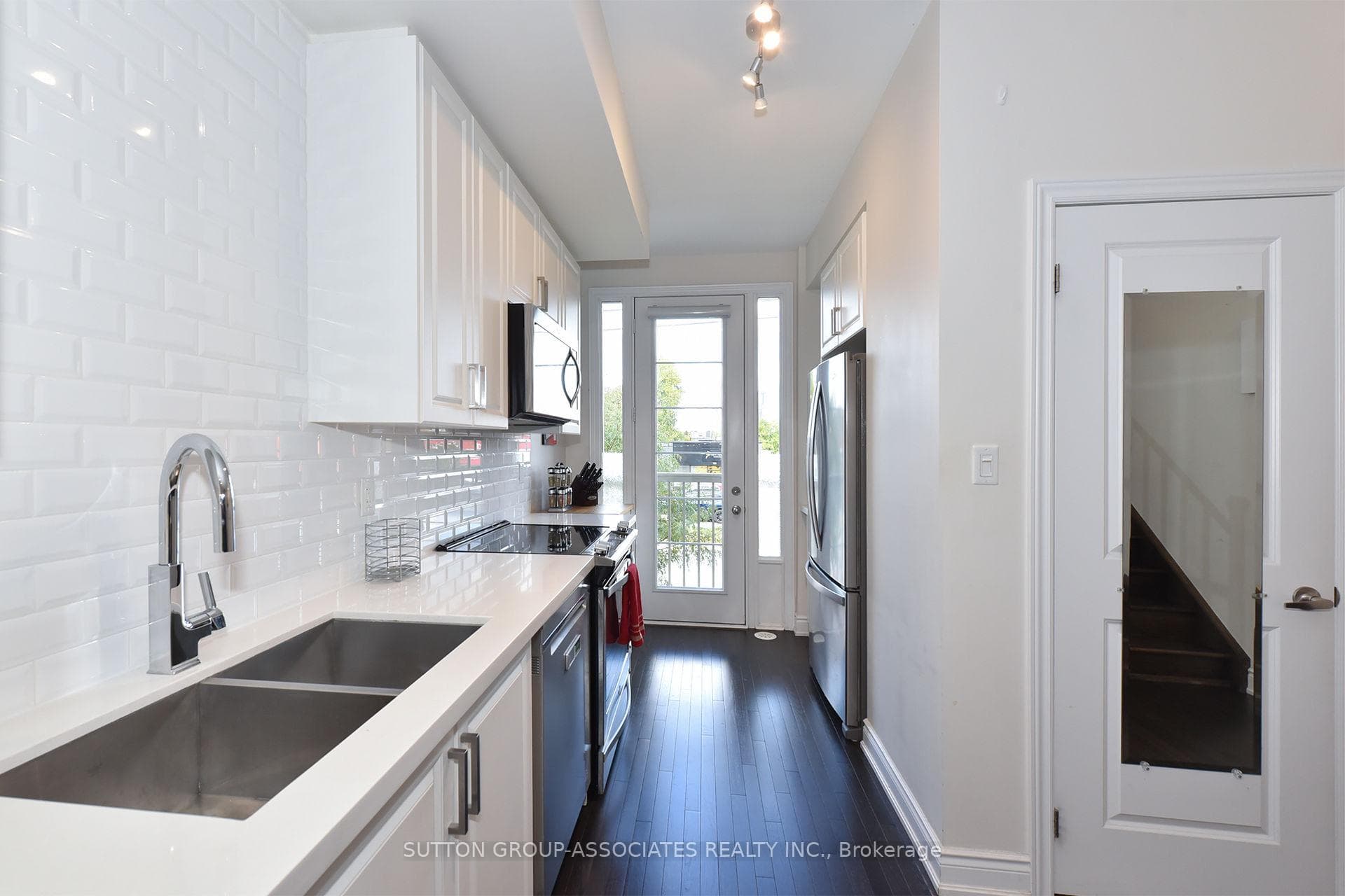 189 Norseman Street Unit 3 photo 9