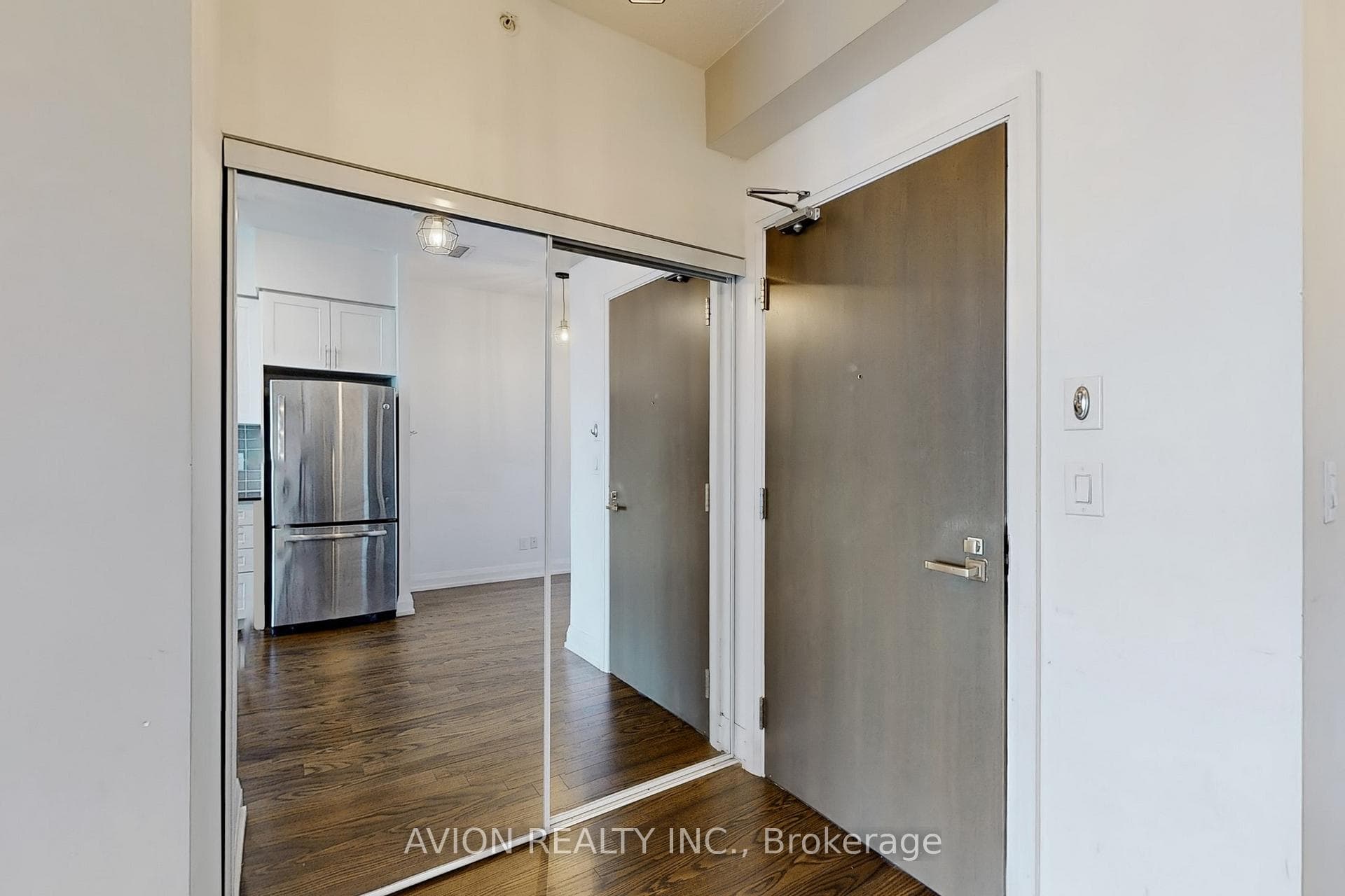 7171 Yonge Street Unit 2409 photo 12