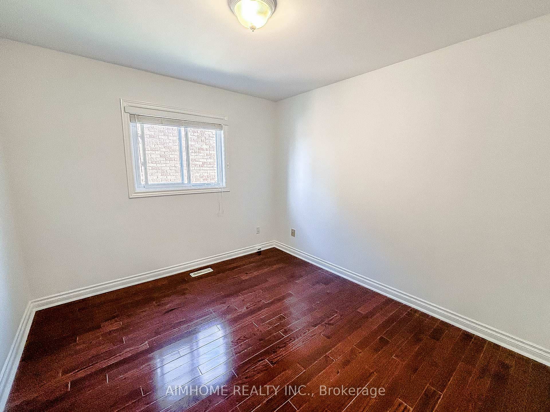 87 Ballard Crescent photo 6