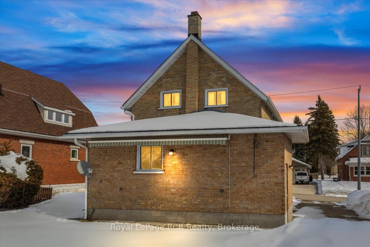 560 6th Avenue photo 32