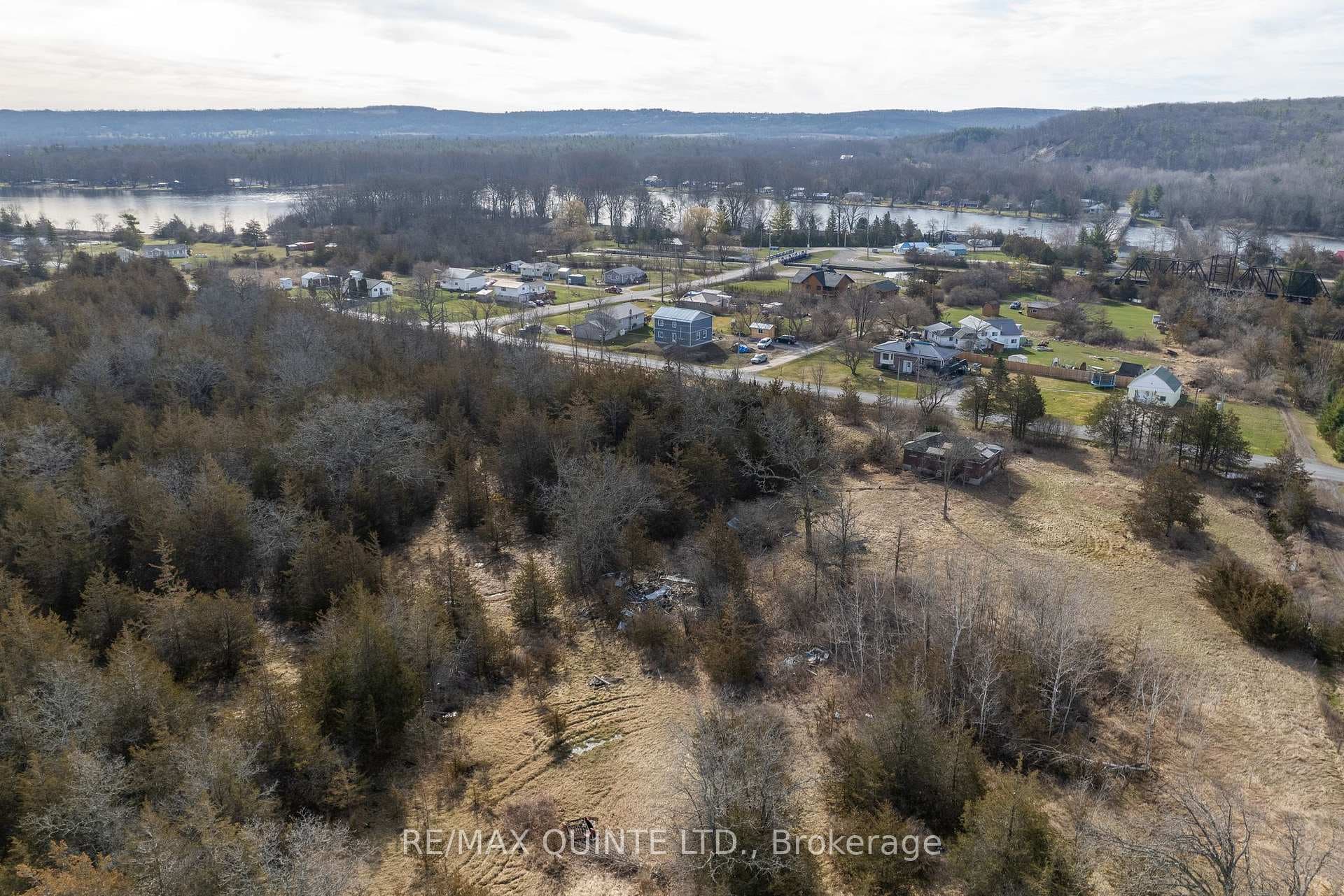 878 Rosebush Road photo 8