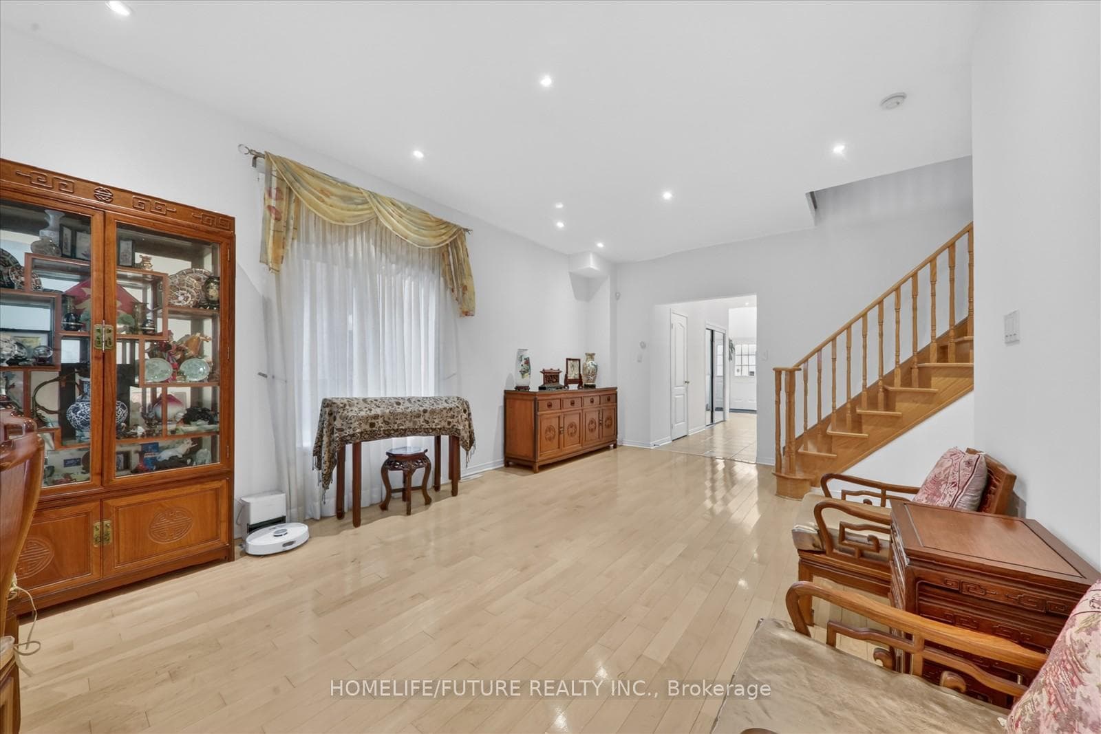 149 Peshawar Avenue photo 11