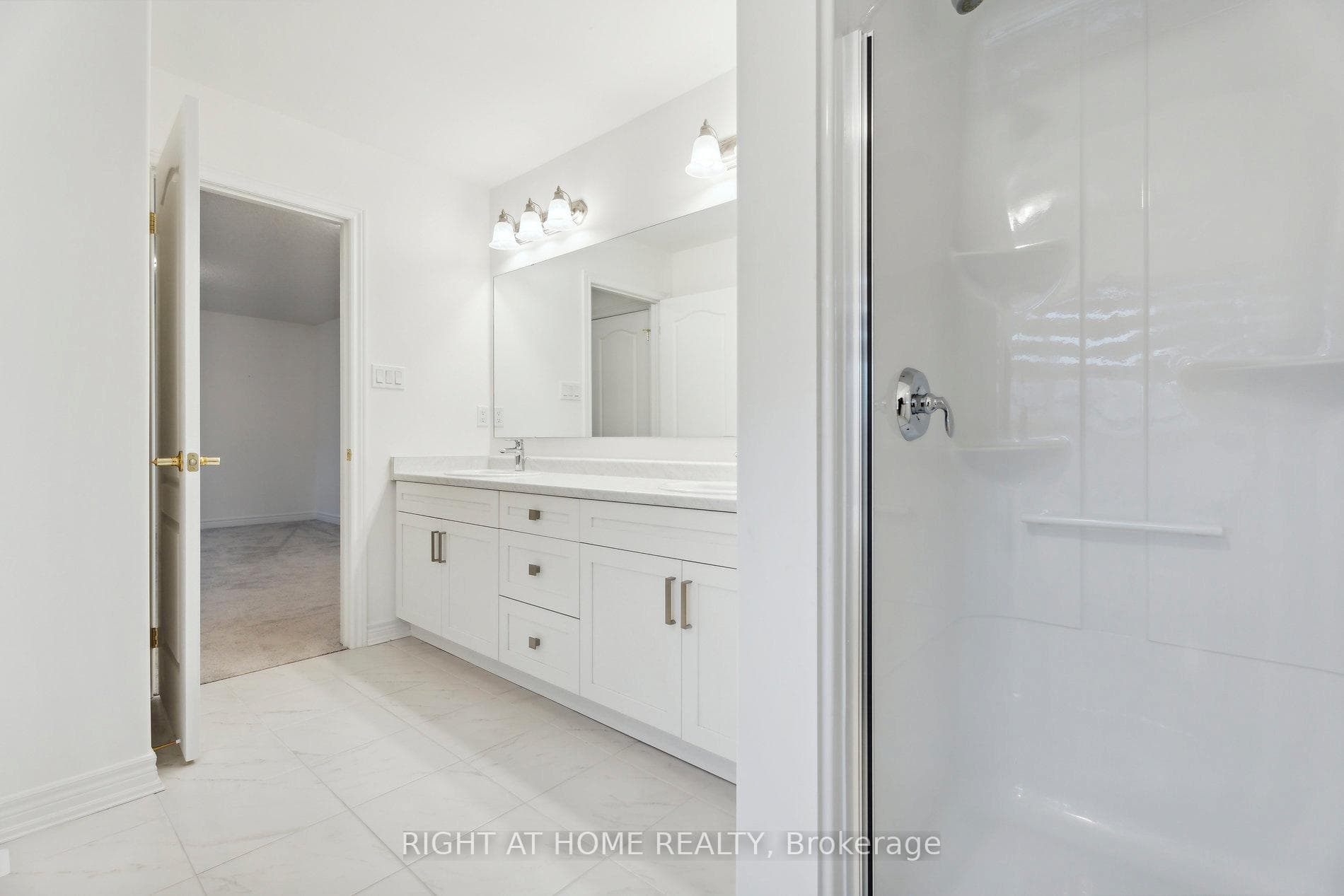 8 Rowland Street photo 29