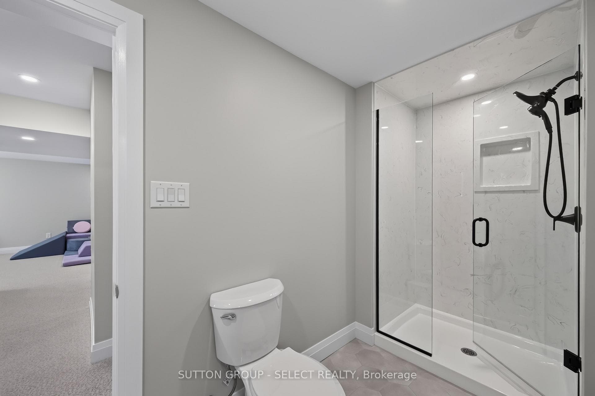 216 Martin Drive photo 37