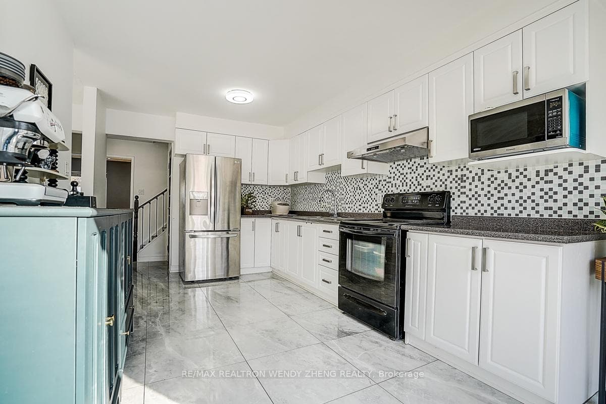 90 Radwell Crescent photo 10